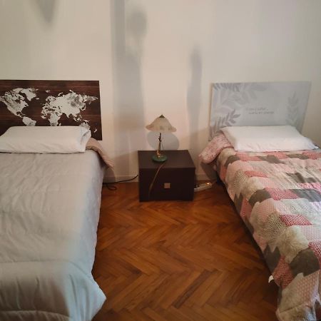 Casa - House Xavier Una Casa Famigliare , Dame Entra Solo Chi A Un Bel Cuore , Non'E Il L'Intero Alloggio Solo Stanze E Bagno Apartment ตูริน ภายนอก รูปภาพ